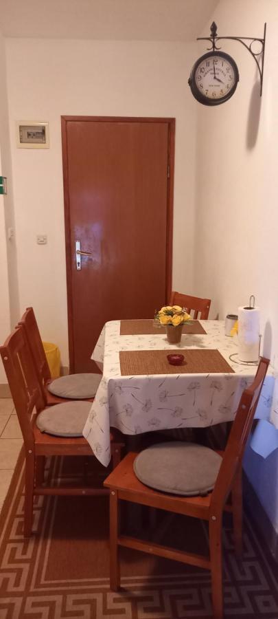Apartmani Kunjasic Тръстеник Екстериор снимка